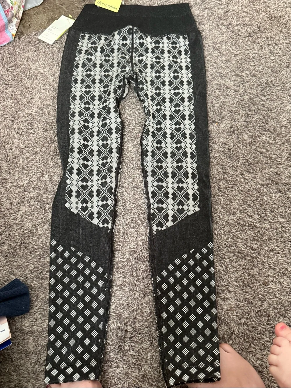 Black high waist all in motion legging with hearts